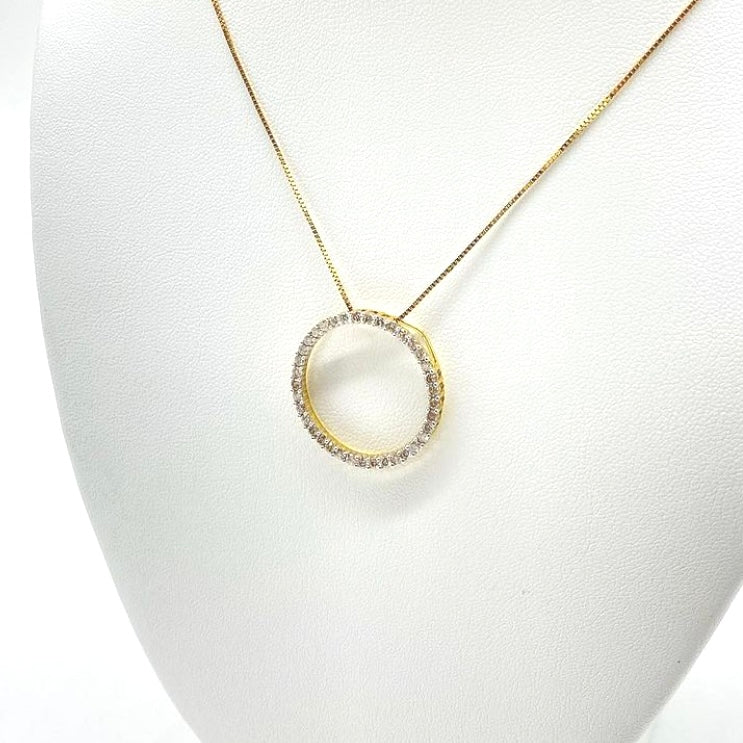 Circle Diamond Pendant Necklace