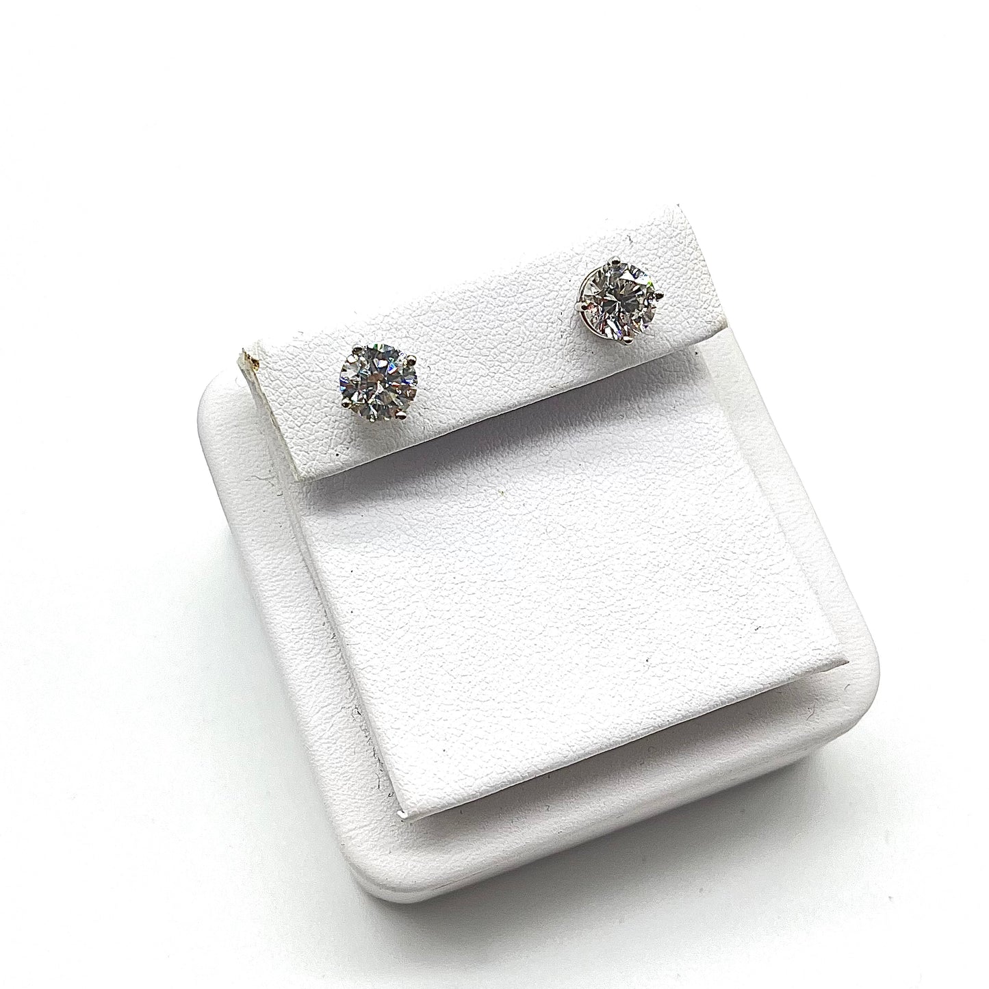 2.50 Carat Round Diamond Studs