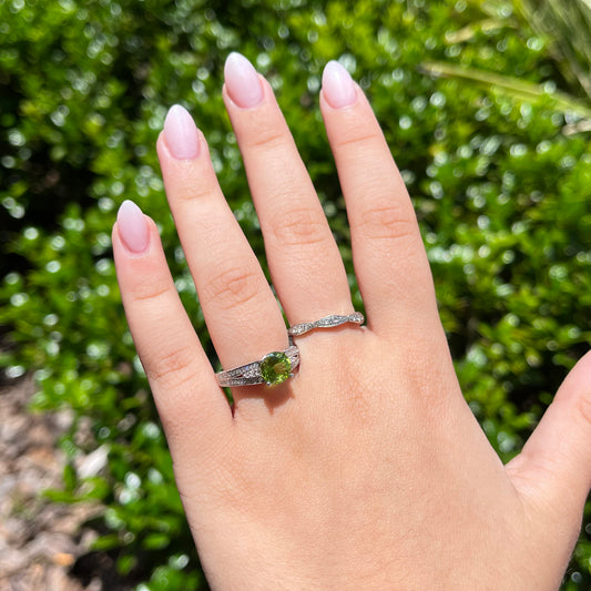White Gold & Peridot Ring