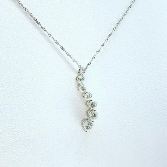 Graduating Diamond Pendant Necklace