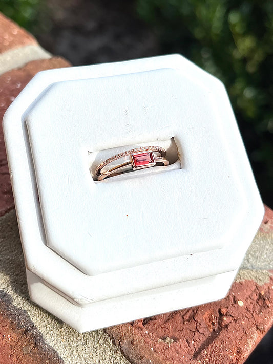 Garnet & Diamond Ring